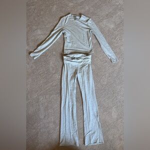 Skims Light Gray Two-Piece Lounge Set - Long Sleeve Top & Flared Pants